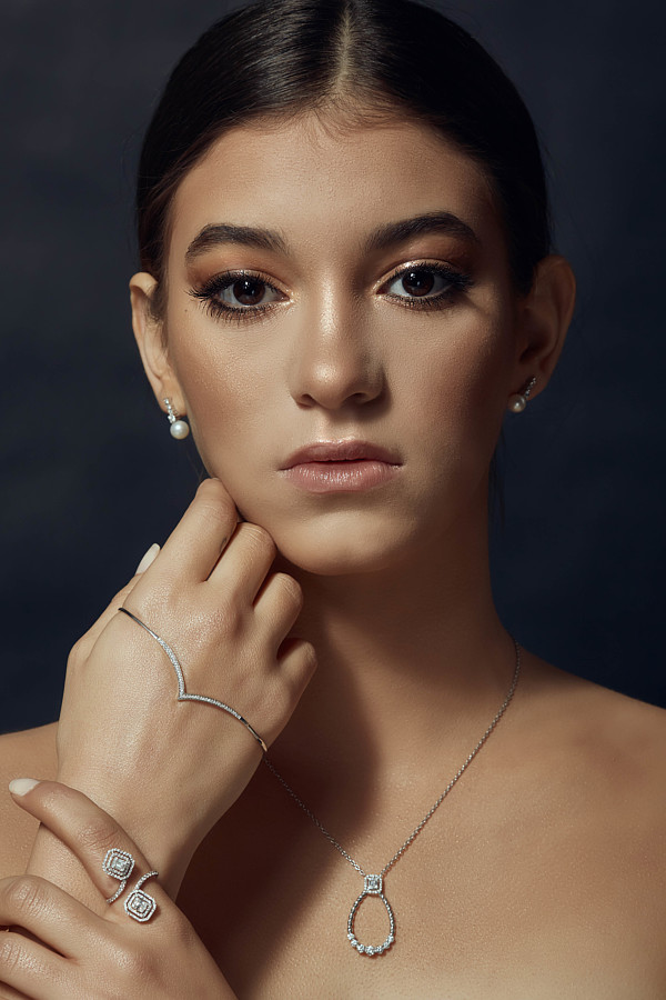 Noha Elhalawany makeup artist. Work by makeup artist Noha Elhalawany demonstrating Beauty Makeup in a photoshoot of Habiba.luxurious beauty makeup for a professional photoshoot for &quot;House of select&quot;  photography by Hassan HamdyModel Habiba styling