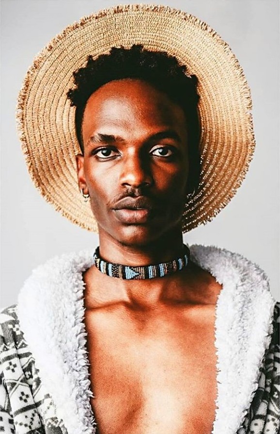 Olubayi Olubayi model. Photoshoot of model Olubayi Olubayi demonstrating Face Modeling.Face Modeling Photo #229686