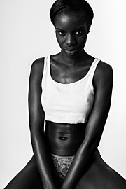 Onyeka Deborah model. Onyeka Deborah demonstrating Face Modeling, in a photoshoot by Alessandro Casagli.Photographer: ALESSANDRO CASAGLIFace Modeling Photo #102649