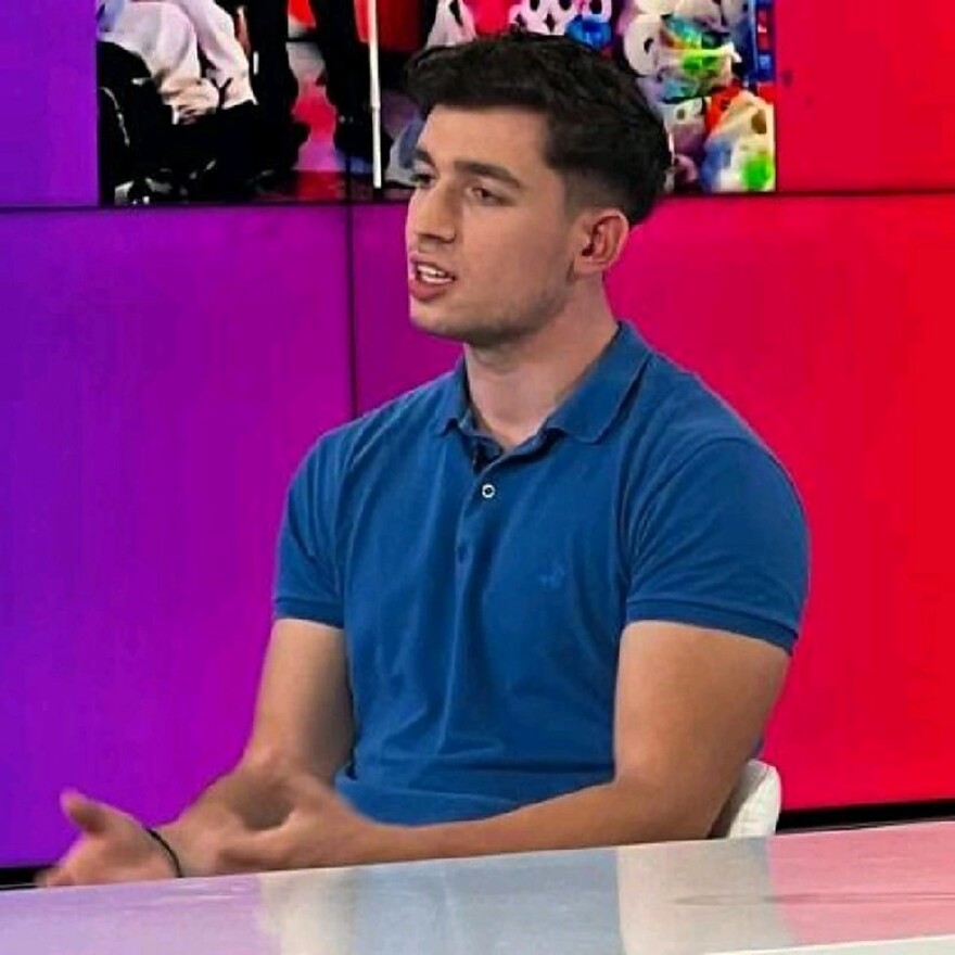 Panos Kokmotos Μοντέλο