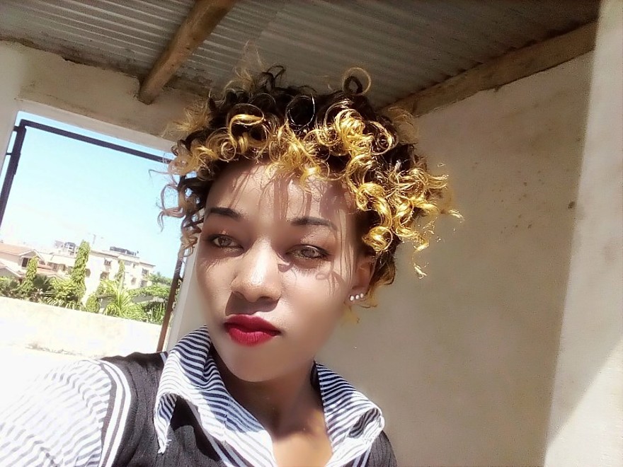 Perisbekh Wambui model. Photoshoot of model Perisbekh Wambui demonstrating Face Modeling.Face Modeling Photo #222134