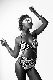 Phillipa Aidoo model. Photoshoot of model Phillipa Aidoo demonstrating Body Modeling.@mzphil_Body Modeling Photo #231920
