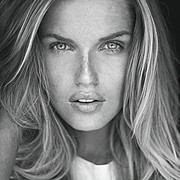 Rachel Marie Mortenson model. Photoshoot of model Rachel Marie Mortenson demonstrating Face Modeling.Face Modeling Photo #113363