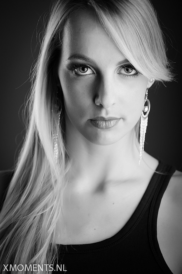 Rosanne Van Welzen model. Photoshoot of model Rosanne Van Welzen demonstrating Face Modeling.Face Modeling Photo #104463