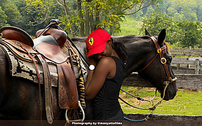 Roy Mungez photographer. Work by photographer Roy Mungez demonstrating Advertising Photography in a photo-session with the model Roseline Maina.Model: Roseline MainaHat/Client: Credible HatsAdvertising Photography Photo #210426