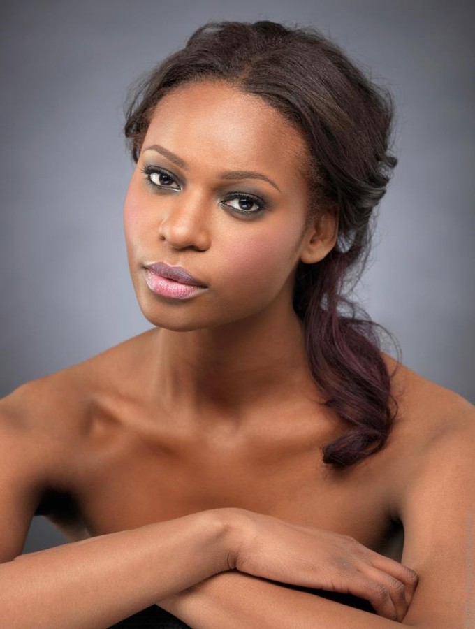 Sahirah Abdur model. Photoshoot of model Sahirah Abdur demonstrating Face Modeling.Face Modeling Photo #107633