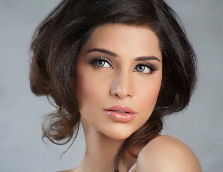 Sana Sarfaraz model. Photoshoot of model Sana Sarfaraz demonstrating Face Modeling.Face Modeling Photo #121403