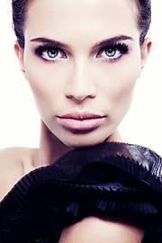 Sara Cardillo model & influencer. Photoshoot of model Sara Cardillo demonstrating Face Modeling.Face Modeling Photo #95782