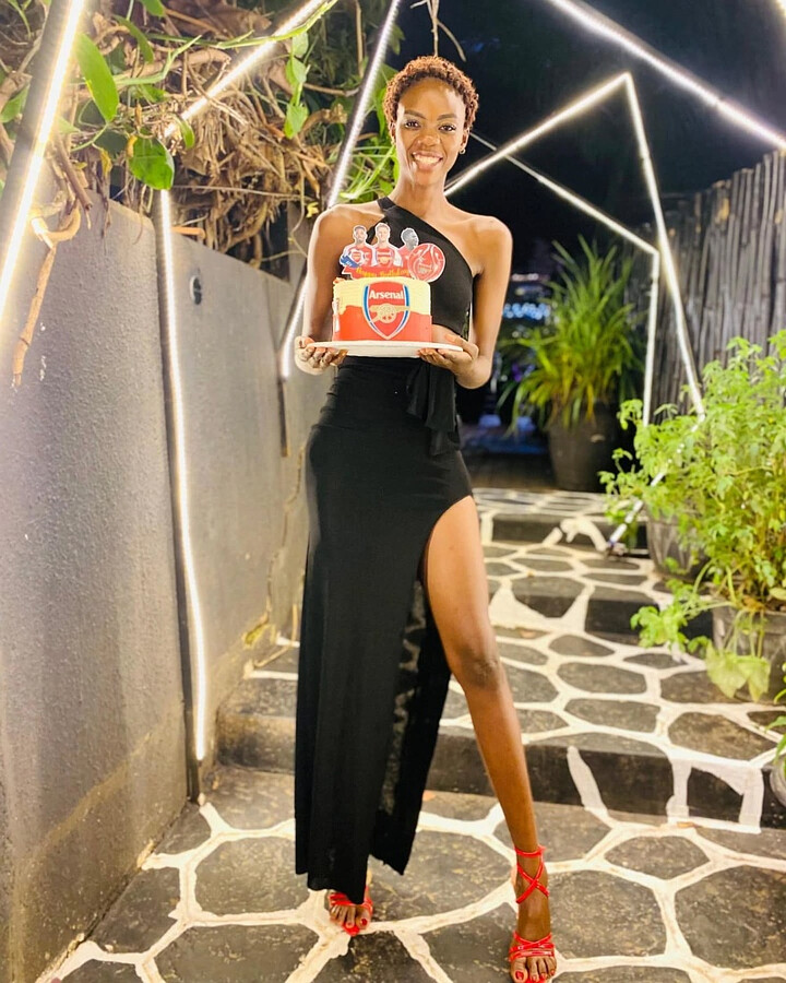 Sarah Mbilisi model. Photoshoot of model Sarah Mbilisi demonstrating Commercial Modeling.Your commercials woule be in the best hands with this new face!!!Commercial Modeling Photo #248535