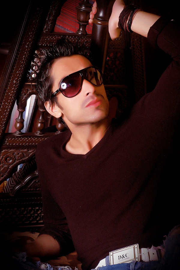 Sarhan Khan model &amp; actor. Photoshoot of model Sarhan Khan demonstrating Face Modeling.Face Modeling Photo #222221