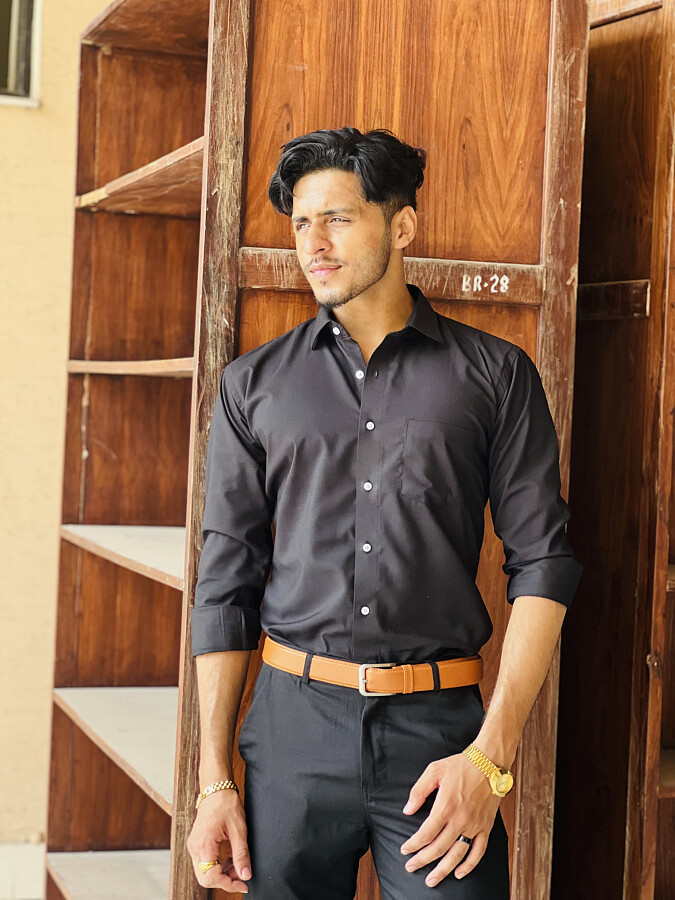 Sarmad Sajid model. Photoshoot of model Sarmad Sajid demonstrating Fashion Modeling.Sarmad: Model and content creator based in Phnom Penh, with a passion for fashion, fitness, and travel. Known for versatility and unique looks in both professional