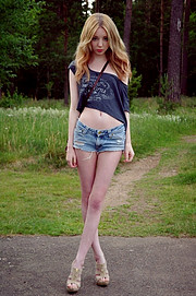 Shelley Mulshine model. Photoshoot of model Shelley Mulshine demonstrating Fashion Modeling.Fashion Modeling Photo #113039