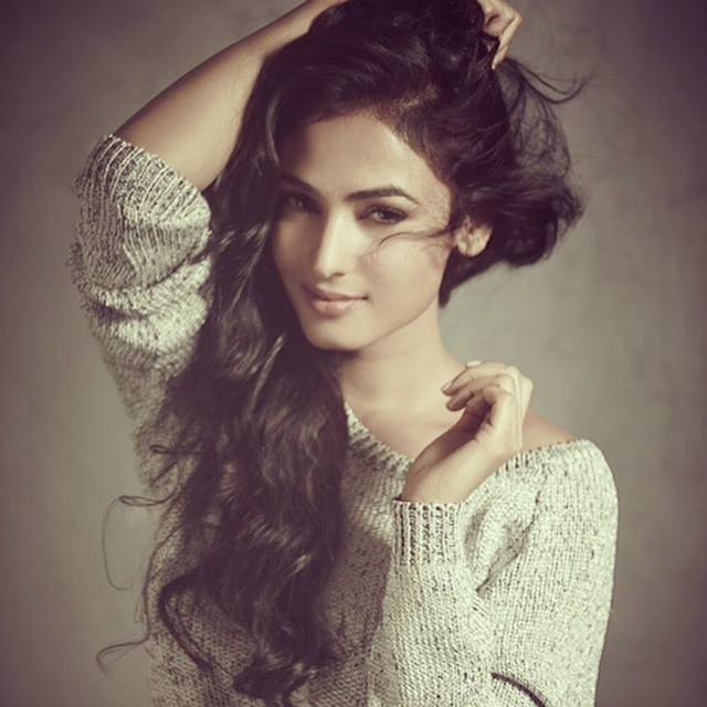 Sonal Chauhan model &amp; actress. Photoshoot of model Sonal Chauhan demonstrating Face Modeling.Face Modeling Photo #122998