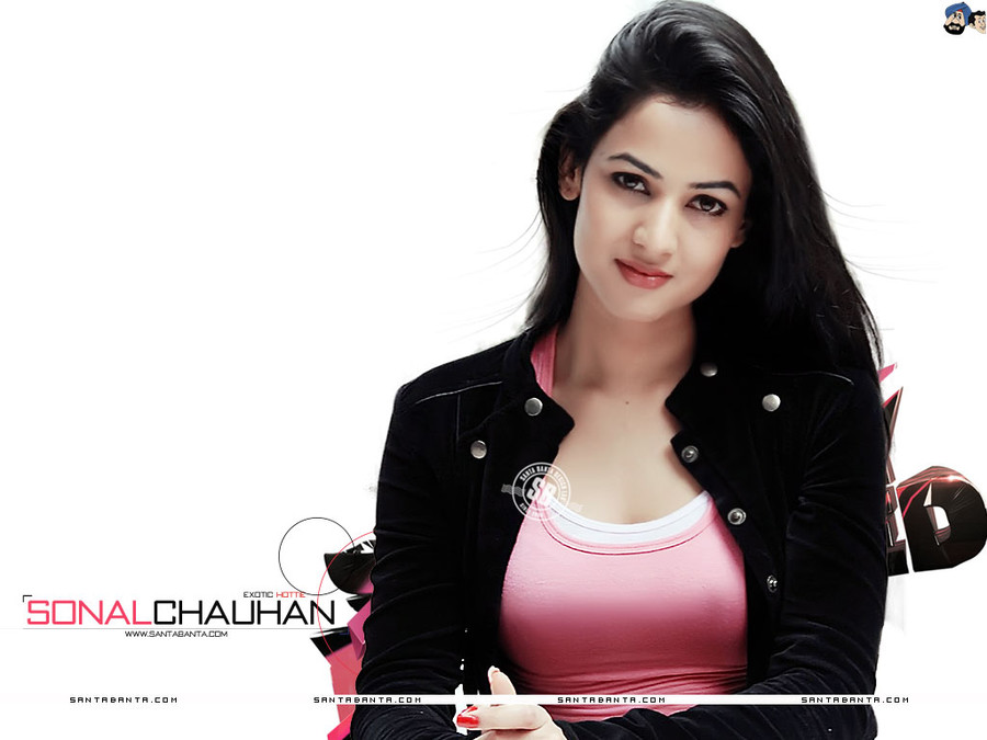 Sonal Chauhan model &amp; actress. Photoshoot of model Sonal Chauhan demonstrating Face Modeling.Face Modeling Photo #123012