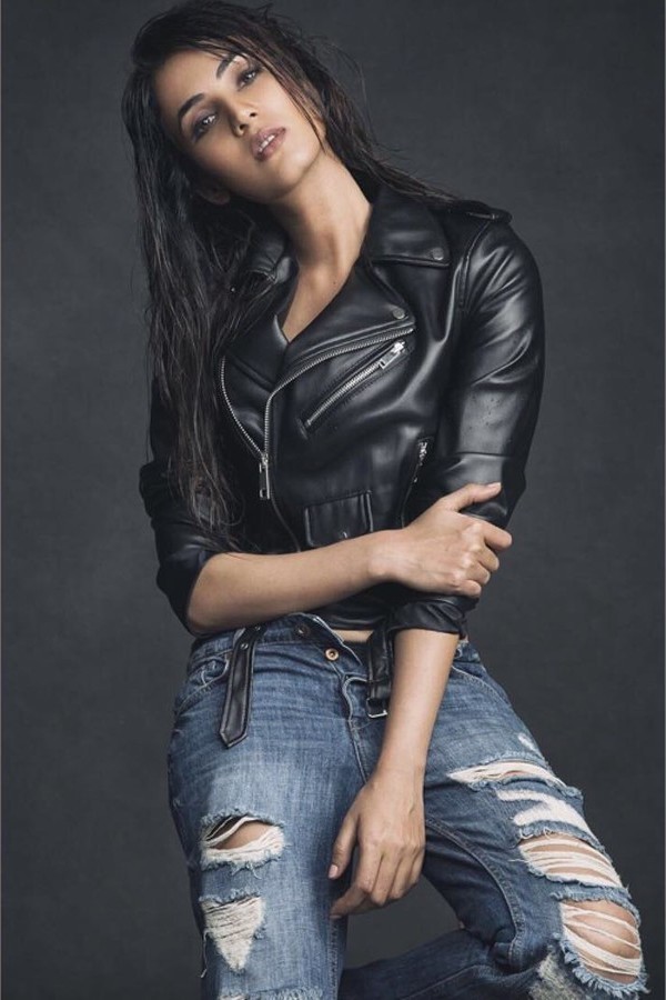 Sonal Chauhan model &amp; actress. Photoshoot of model Sonal Chauhan demonstrating Fashion Modeling.Fashion Modeling Photo #185150