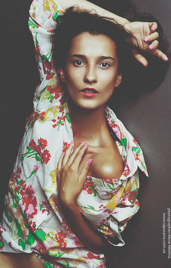 Sophie Ka Sofika model (модель). Photoshoot of model Sophie Ka Sofika demonstrating Face Modeling.Face Modeling Photo #74022