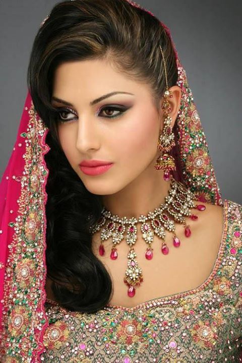 Supreet Tuteja henna &amp; bridal makeup. makeup by makeup artist Supreet Tuteja. Photo #94982