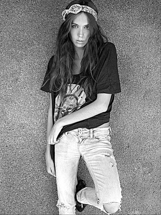 Talisa Loup model. Talisa Loup demonstrating Fashion Modeling, in a photoshoot by Lorenzo Verheye.photographer Lorenzo VerheyeFashion Modeling Photo #116856