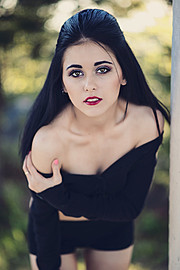 Tia Naccarato model & makeup artist. Photoshoot of model Tia Naccarato demonstrating Face Modeling.Face Modeling Photo #111744