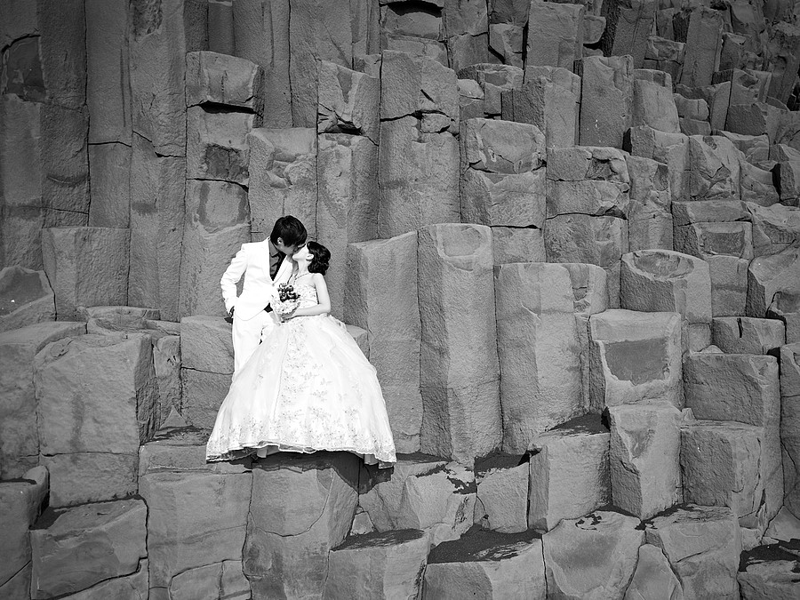 Tomasz Thor Veruson photographer (Tomasz &#222;&#243;r Veruson lj&#243;smyndari). Work by photographer Tomasz Thor Veruson demonstrating Wedding Photography.Wedding Photography Photo #90095