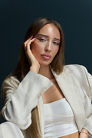Valeria Kuzina model. Photoshoot of model Valeria Kuzina demonstrating Face Modeling.Face Modeling Photo #242974