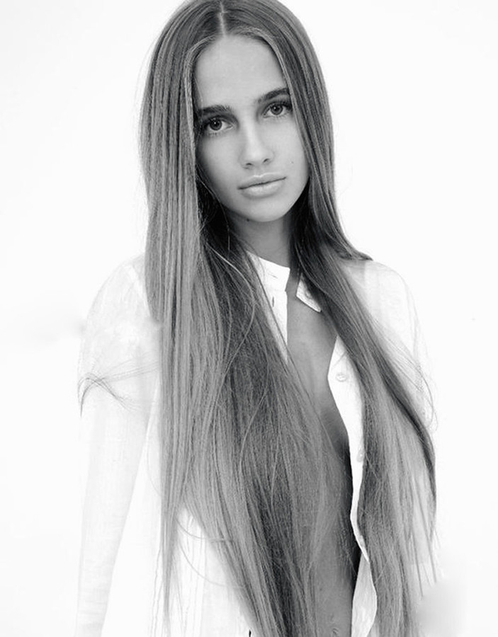 Valeria Sokolova model. Photoshoot of model Valeria Sokolova demonstrating Face Modeling.Face Modeling Photo #139959