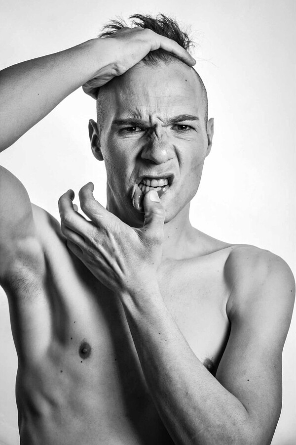 Βασίλης Παρασκάκης Μοντέλο