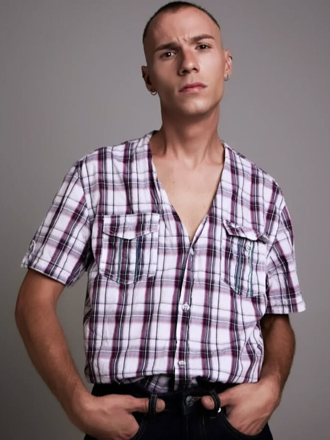 Vasilis Paraskakis Μοντέλο