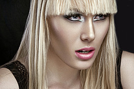 Victoria Robertsen model (modell). Photoshoot of model Victoria Robertsen demonstrating Face Modeling.Face Modeling Photo #93253
