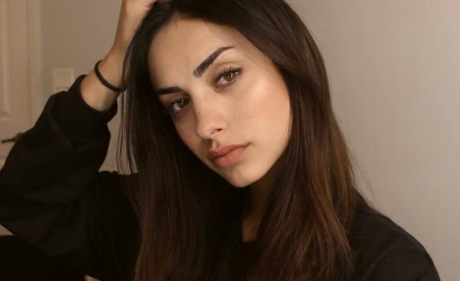 Xara Stergiou model (μοντέλο). Photoshoot of model Xara Stergiou demonstrating Face Modeling.Face Modeling Photo #223818