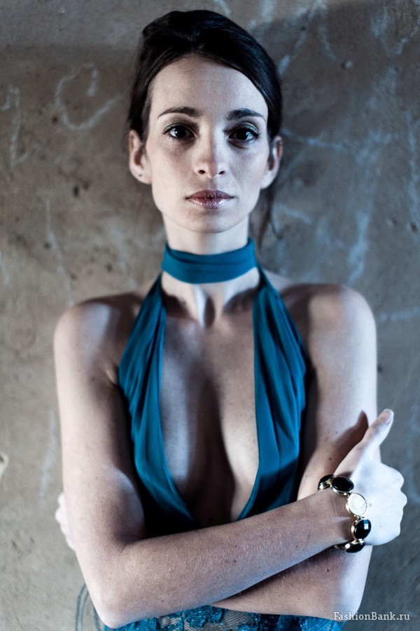 Yana Altshuler model. Photoshoot of model Yana Altshuler demonstrating Face Modeling.Face Modeling Photo #89196