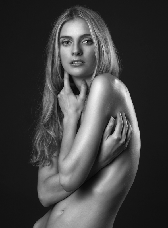 Yana Ultra model (Яна Ультра модель). Photoshoot of model Yana Ultra demonstrating Body Modeling.Body Modeling Photo #78107
