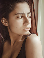 Zoi Liapi model (μοντέλο). Photoshoot of model Zoi Liapi demonstrating Face Modeling.Face Modeling Photo #234127